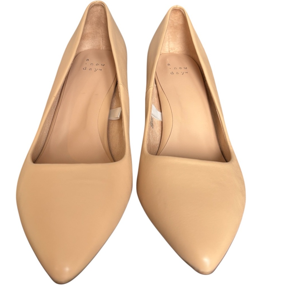 A NEW DAY Ladies Tan Nude Classic 3”High Heels Size 8 Wide Width NWOT - Picture 3 of 7
